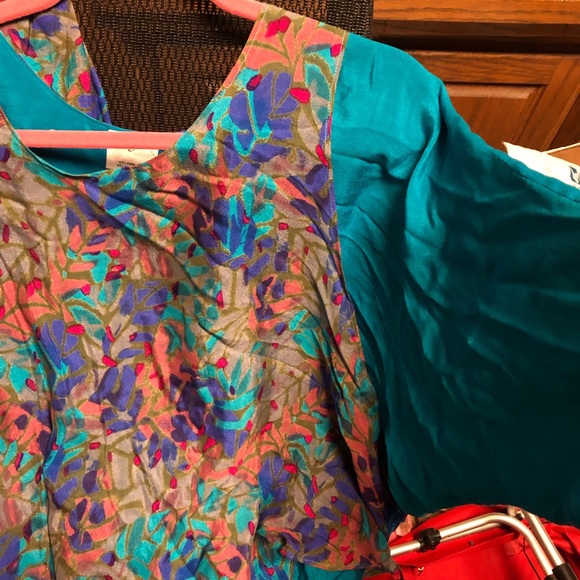 COPY - Vintage Chez Zvanni Silk Top & Skirt- 489 $35 or $30 w/offer - Picture 2 of 6